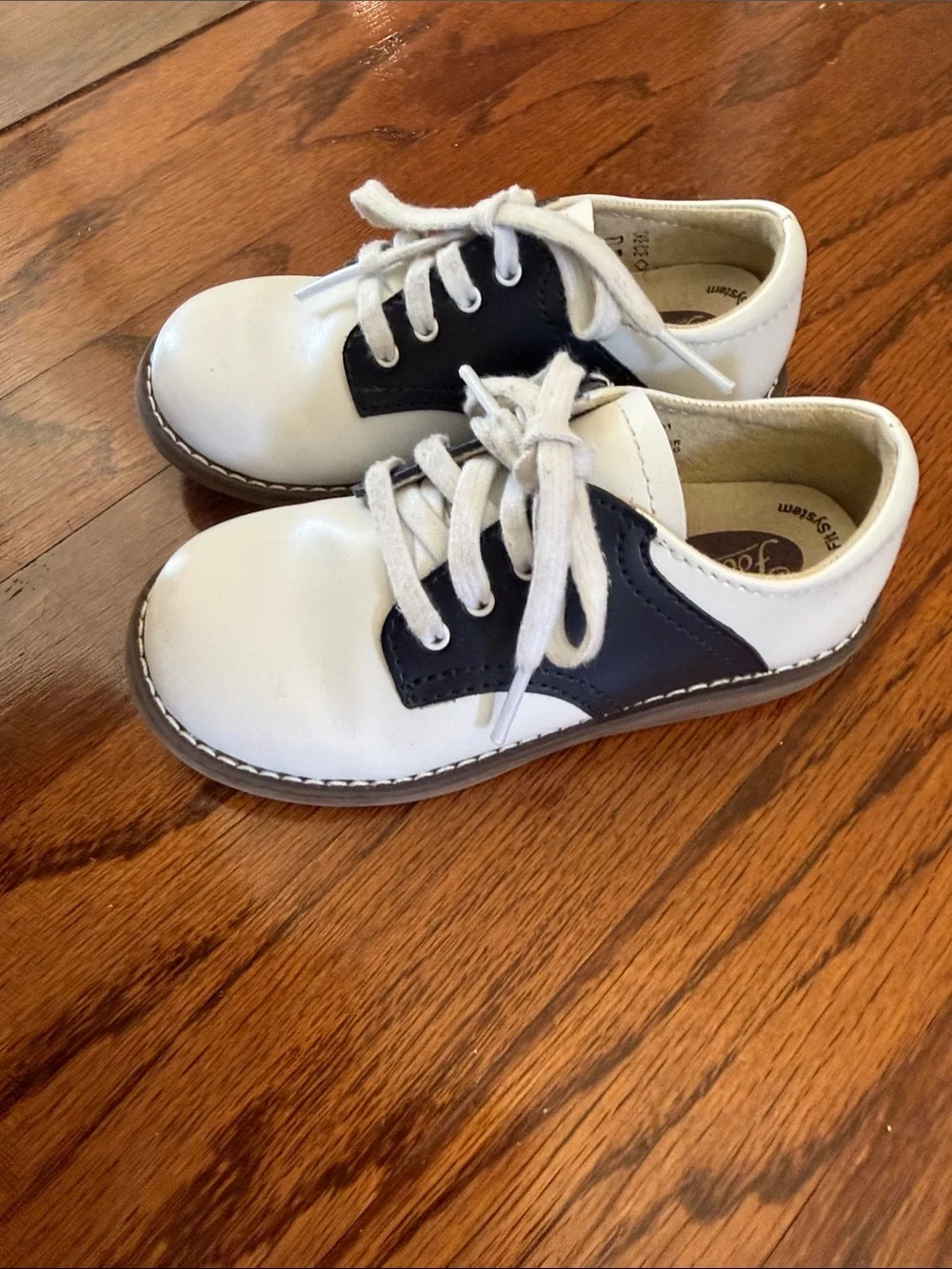 FootMates White and Navy Kids Lace-Up Dress Shoes